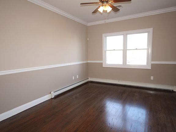 5th image of 390 Oakdale St