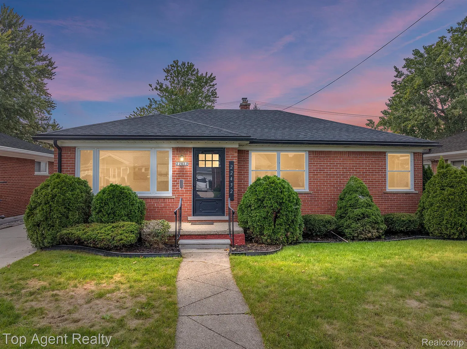 22432 Carolina St photo 1