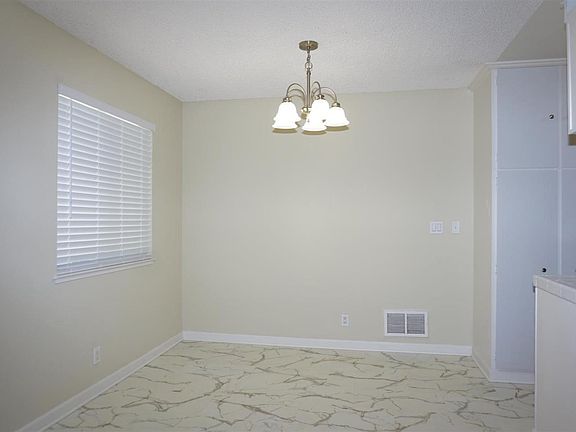 5th image of 902 Gilchrist Dr #3