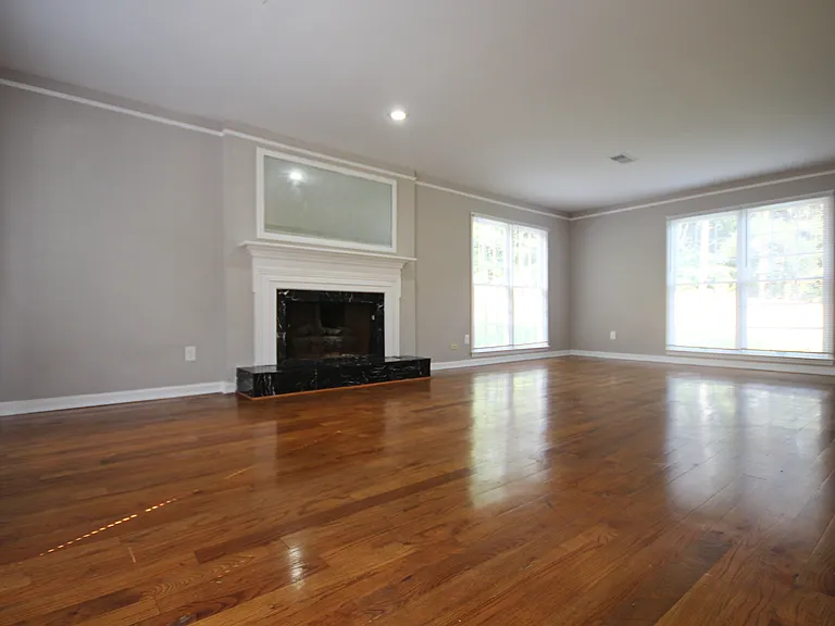 4525 Fox Creek Dr — Photo 3