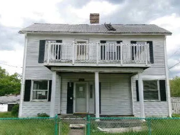 222 4th St, Yorkville, OH 43971