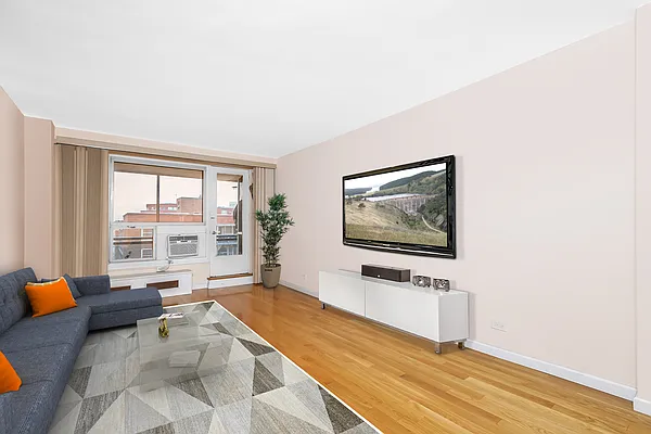 Sold by MJR Real Estate | media 3