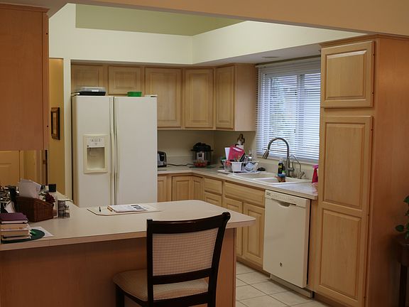 5th image of 4425 Glenoaks Ct