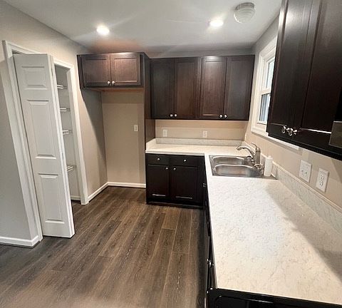 3rd image of 1803 Hechler St