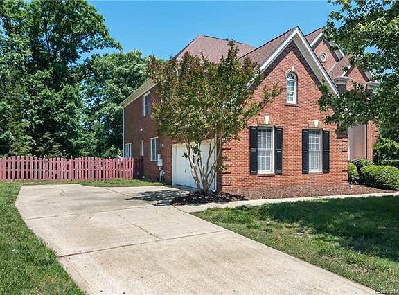 3rd image of 11033 Fountaingrove Dr