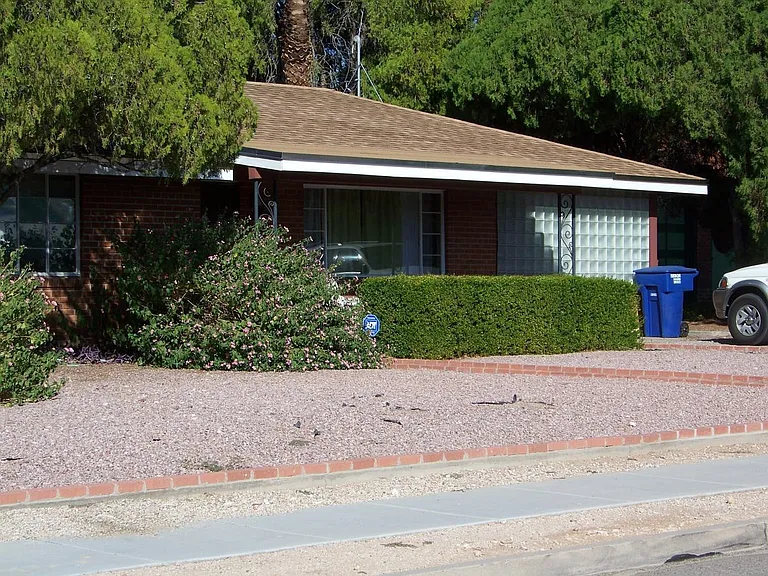 1505 E Edison St — Photo 2