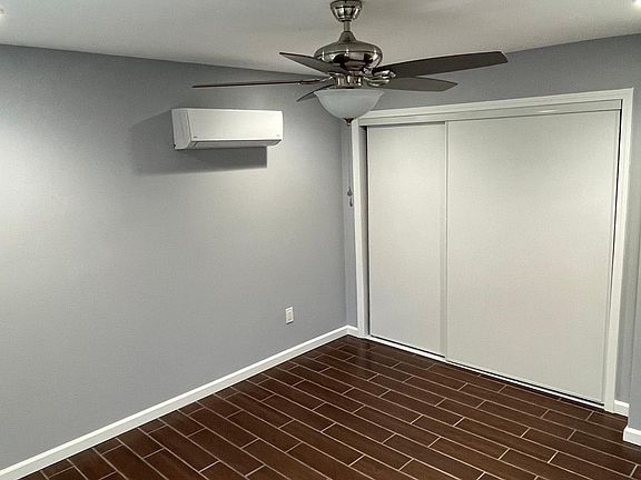 4th image of 23952 Mobile St #23952