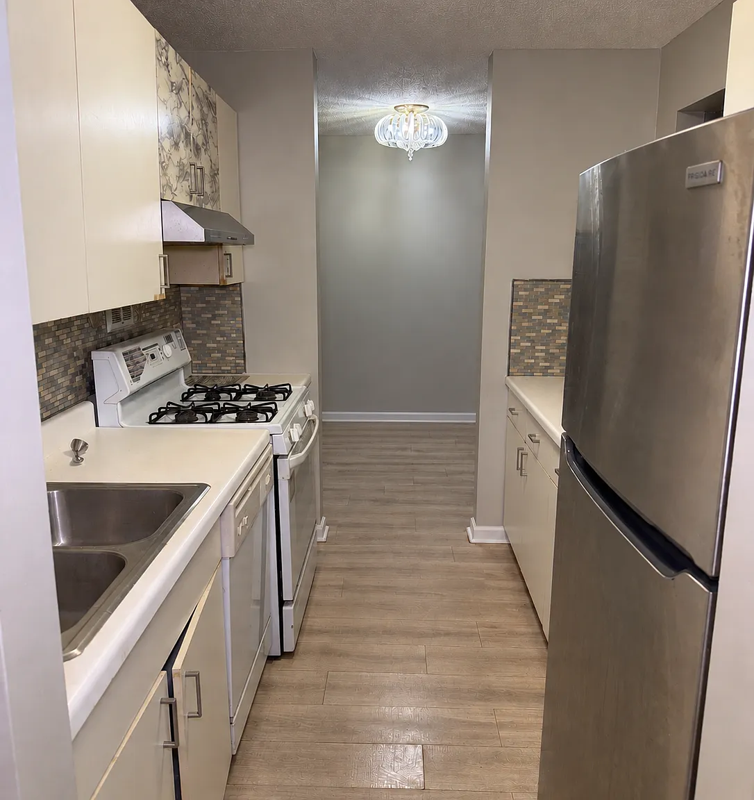 1 bed, 1000 sqft, $1,550 — Photo 1