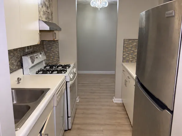 1116 S New Wilke Rd APT 203, Arlington Heights, IL 60005