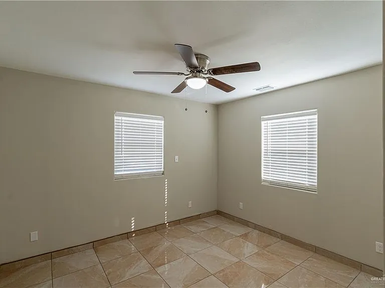 6612 S Olivarez St — Photo 5