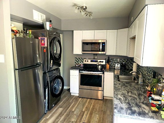 5th image of 1159 E VAUGHN Street #B
