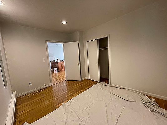 4th image of 334 E 55th St APT 9