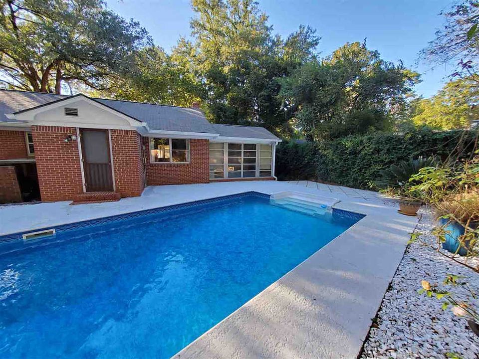 1st image of 2343 Amelia Cir