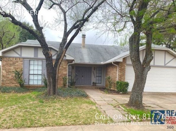 3824 Hackberry Ln