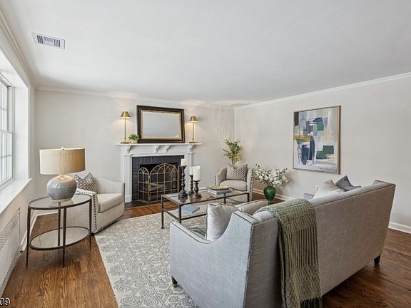 4th image of 175 Green Village Rd