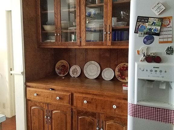 Built in Kitchen Hutch