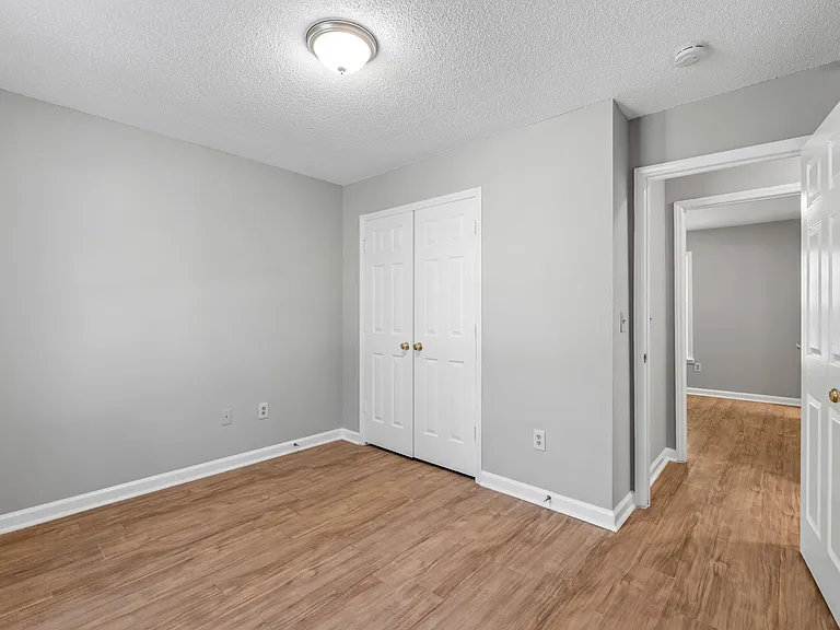 1811 Cody Ave — Photo 21