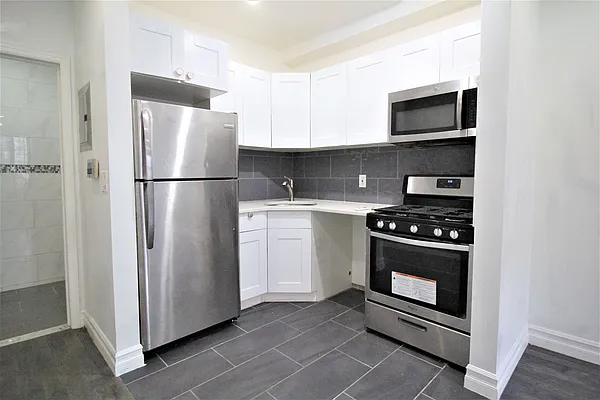 Rented by Hagstrom Management Inc | media 28