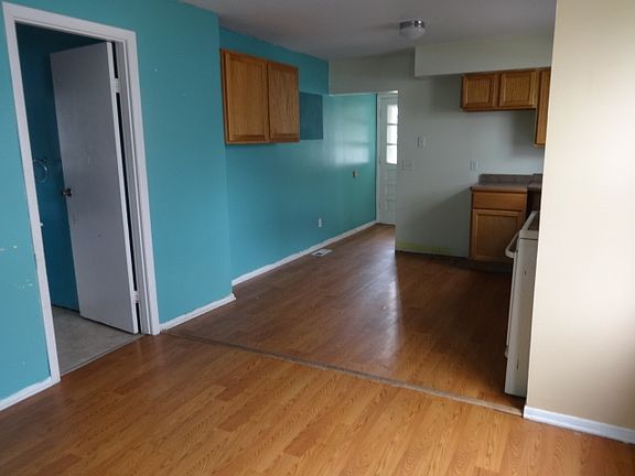 4th image of 423 W Columbia St #425