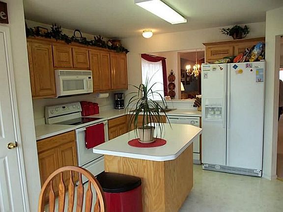3rd image of 332 Goldeneye Ln