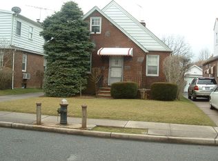 83-20 257th St, Floral Park, NY 11004