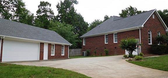 4th image of 118 Trollingwood Ln