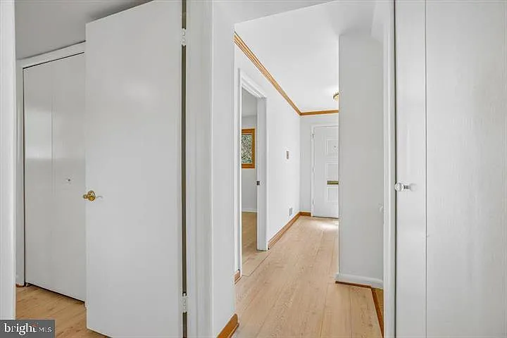 5 bed, 1867 sqft, $3,950 — Photo 3