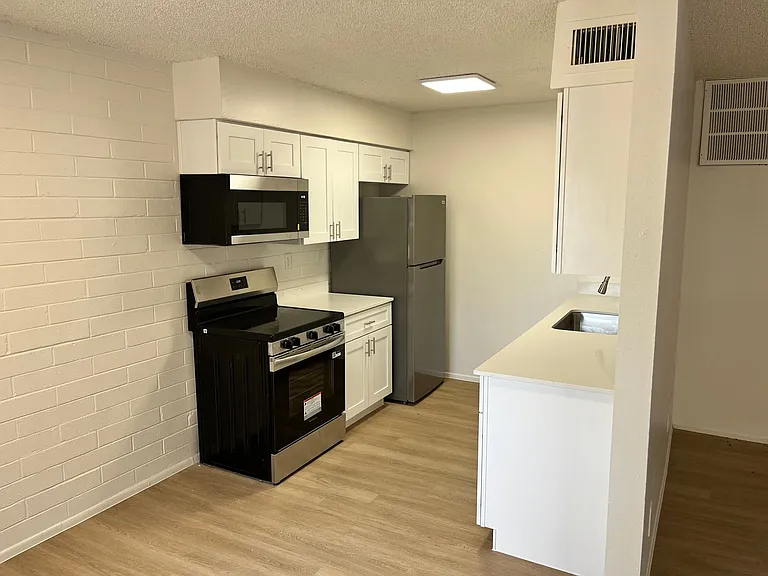 Catalina View Apartments — Photo 20