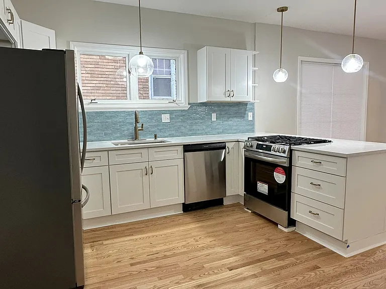 806 Hayes St — Photo 4