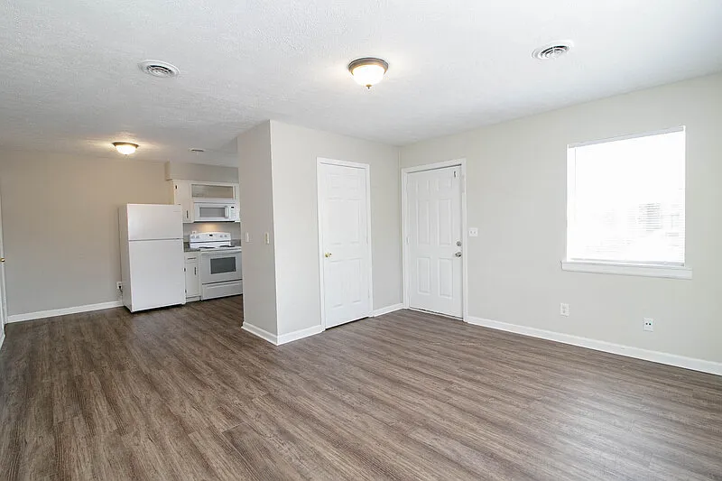 Thompsonville Apts. — Photo 4
