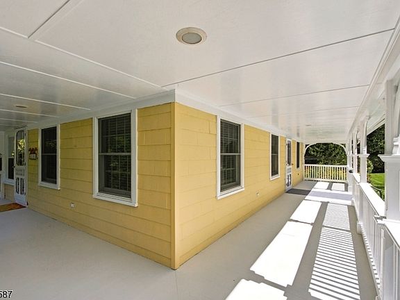 5th image of 100 Jacobs Rd