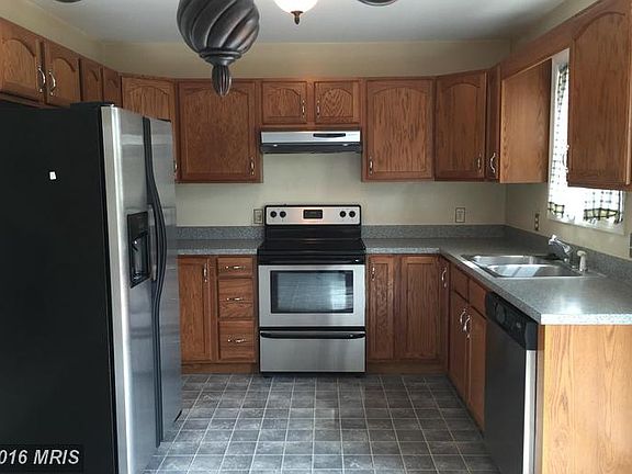 2nd image of 15120 Camden Dr