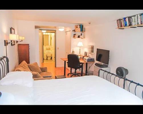 Rented by Ozymandius Realty | media 11