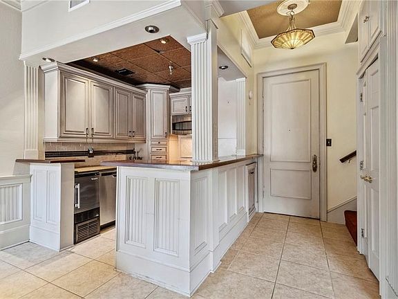 5th image of 1020 Esplanade Ave APT 203