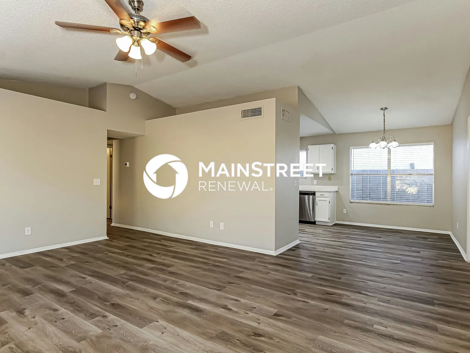 1506 E Wescott Dr — Photo 4