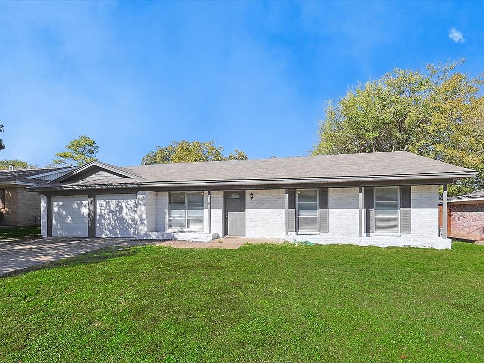 1st image of 415 Southmoor Dr