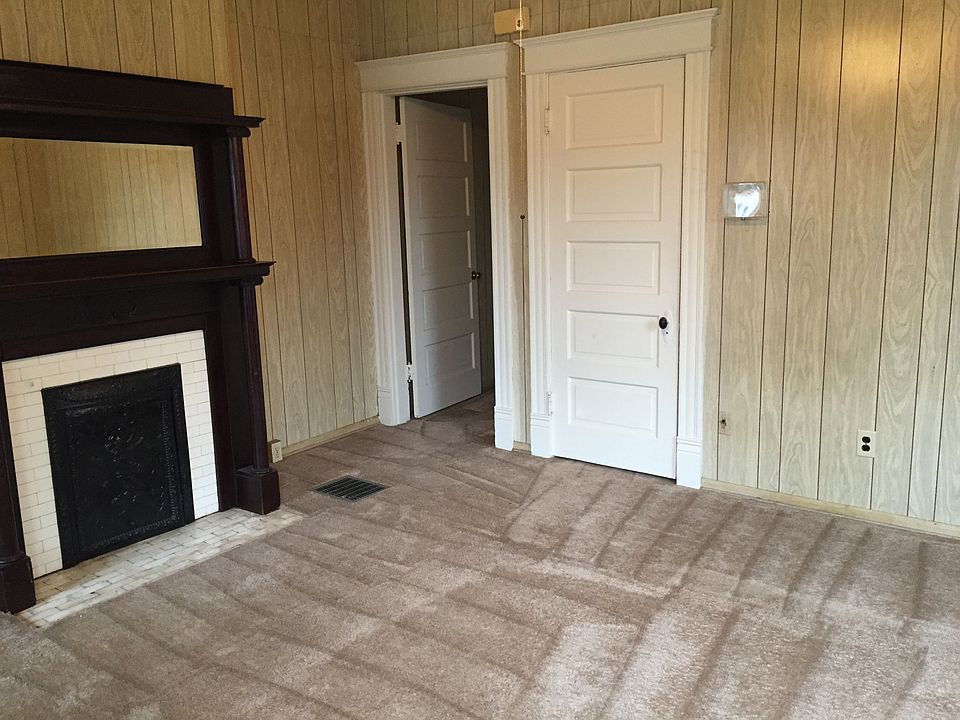 1st image of 4916 Forest Ave #1