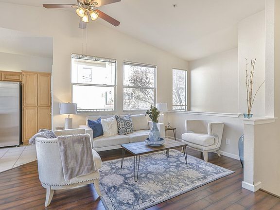 2nd image of 3336 Midtown Pl