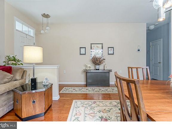 4th image of 68 Honeyflower Dr