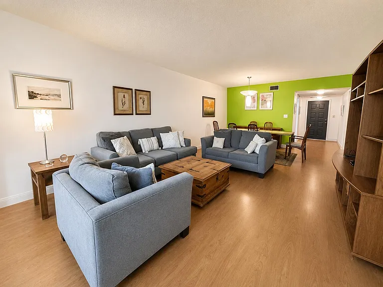 4200 Oaks Ter #104 — Photo 11