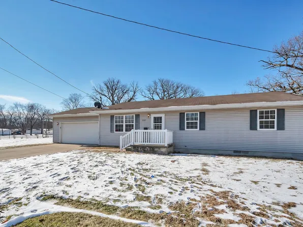 241 Yount Ave, Watseka, IL 60970