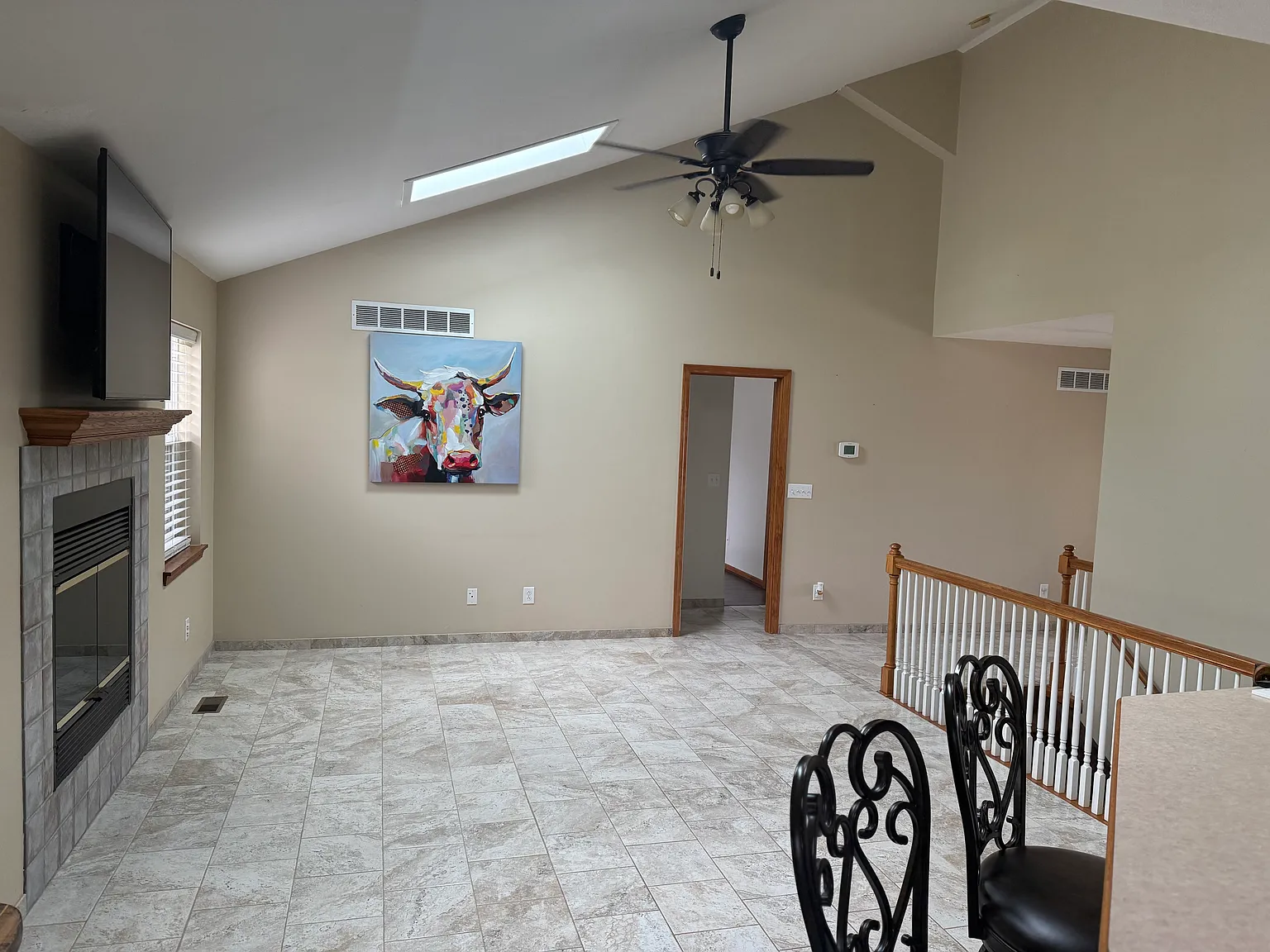 4 bed, 2700 sqft, $2,400 — Photo 4