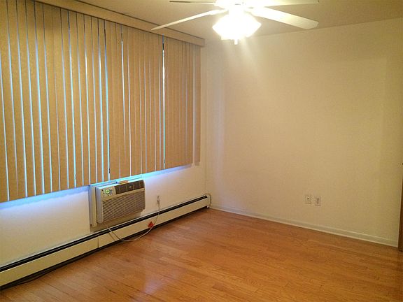 5th image of 2025 E Greenwich Ave Unit 118