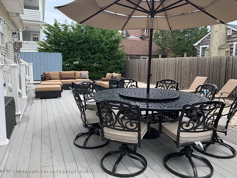 979 Ocean Ave — Photo 15
