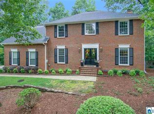 913 Tall Pines Ln, Birmingham, AL 35244