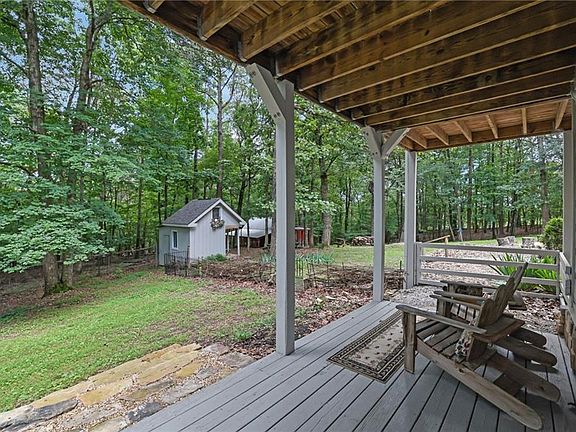 4th image of 219 Raven Cliff Rd