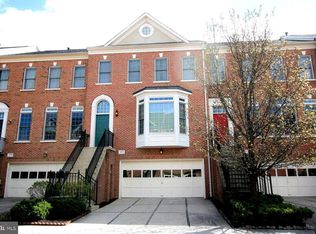 4553 Fair Valley Dr, Fairfax, VA 22033