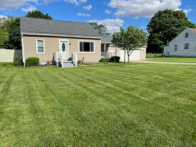 122 Oaksmere Rd photo 1