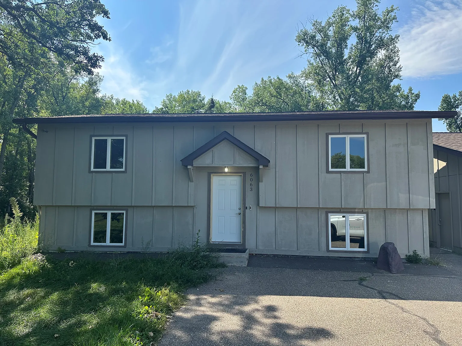 2 bed, 975 sqft, $1,800 — Photo 2