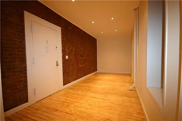 Rented by Fenwick Keats Real Estate | media 18